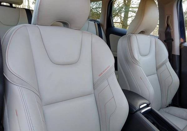Volvo XC 60 cena 80000 przebieg: 135000, rok produkcji 2017 z Orzesze małe 172